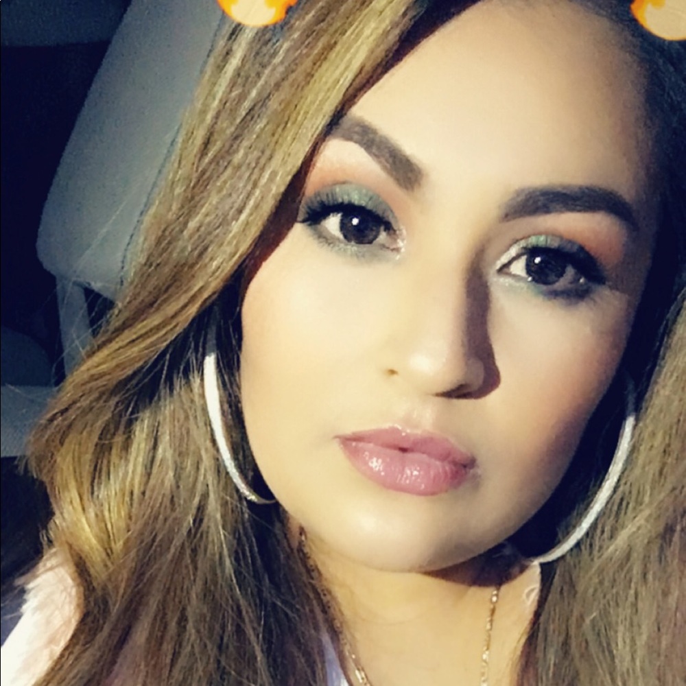 Meet your Posher, Gabriela